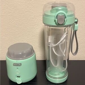 Dash Portable Blender in Mint Green-NEW